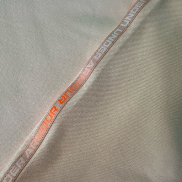 Under Armour Women’s Peach Hooded shirt Large L - Picture 3 of 5